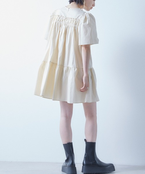 ECRIRE(エクリール)の「ギャザーフレアチュニック(チュニック・レディース・ベージュ/グリーン/ブルー/オフホワイト・フリー)」の19枚目の写真