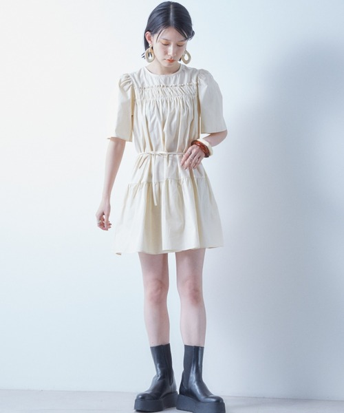 ECRIRE(エクリール)の「ギャザーフレアチュニック(チュニック・レディース・ベージュ/グリーン/ブルー/オフホワイト・フリー)」の17枚目の写真