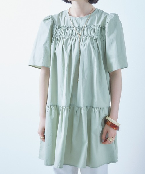 ECRIRE(エクリール)の「ギャザーフレアチュニック(チュニック・レディース・ベージュ/グリーン/ブルー/オフホワイト・フリー)」の8枚目の写真