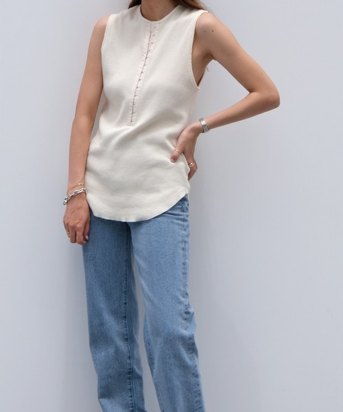 AKTE（アクテ）の「フロントスナップサーマルタンクトップ（Tシャツ/カットソー・レディース・ホワイト/ブラック・FREE）」の3枚目の写真