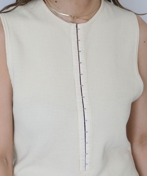 AKTE（アクテ）の「フロントスナップサーマルタンクトップ（Tシャツ/カットソー・レディース・ホワイト/ブラック・FREE）」の17枚目の写真