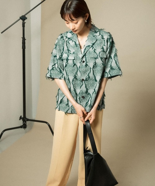 KBF（ケイビーエフ）の「カットジャガードハーフスリーブジャケット（テーラードジャケット・レディース・ベージュ/グリーン・ONE）」の7枚目の写真