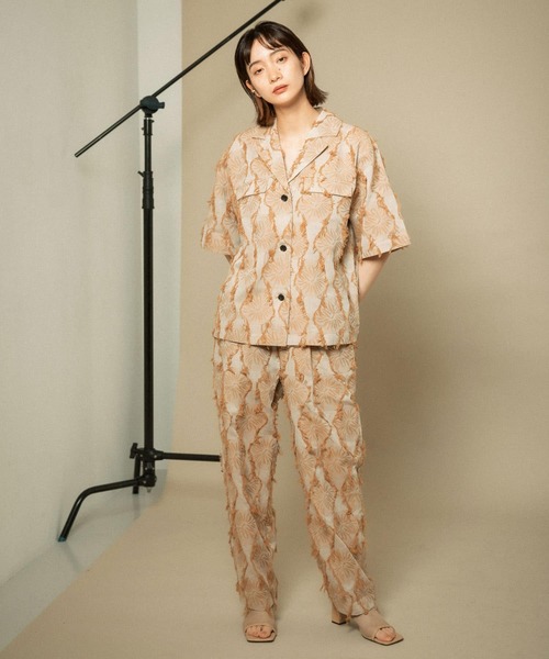 KBF（ケイビーエフ）の「カットジャガードハーフスリーブジャケット（テーラードジャケット・レディース・ベージュ/グリーン・ONE）」の8枚目の写真