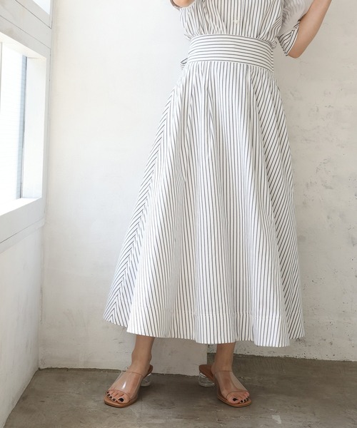 one after another NICE CLAUP（ワンアフターアナザーナイスクラップ）の「バックリボン美シルエットスカート（セットアップのブラウスあり）（スカート・レディース・オフホワイト/ブラック/ブルー系その他/レッド・FREE）」の12枚目の写真