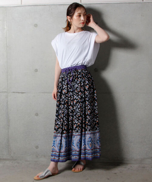 fredy couleur（フレディクルール）の「更紗プリントタックギャザースカート（スカート・レディース・ホワイト系その他5/ブラック系その他4・38）」の5枚目の写真