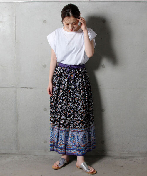 fredy couleur（フレディクルール）の「更紗プリントタックギャザースカート（スカート・レディース・ホワイト系その他5/ブラック系その他4・38）」の6枚目の写真