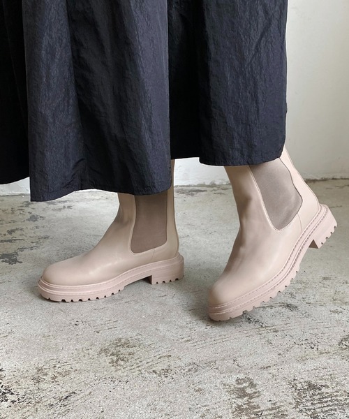 CAPRICIEUX LE'MAGE（カプリシューレマージュ）の「〈グレージュ / WEB・一部店舗限定〉サイドゴアブーツ（ブーツ・レディース・ブラック/グレイッシュベージュ・39/37）」の17枚目の写真