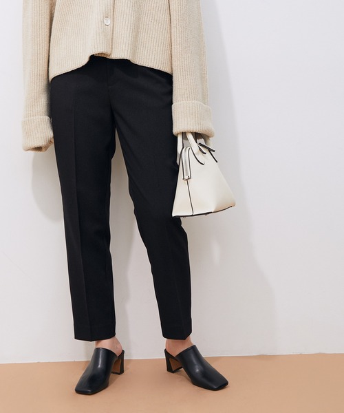 ADAM ET ROPE'（アダムエロペ）の「【一部カラーWEB限定・カラー追加】ストレッチカラーテーパードパンツ（スラックス・レディース・ブラック/パープル/サックスブルー/ピンク/ピンク系その他2/グレー・38/36/34）」の2枚目の写真