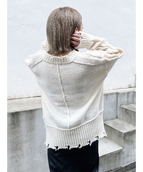 ENVYM（アンビー）の「Ｖネックアウトシームニット（ニット/セーター・レディース・ブラック/ベージュ/ホワイト・FREE）」の8枚目の写真