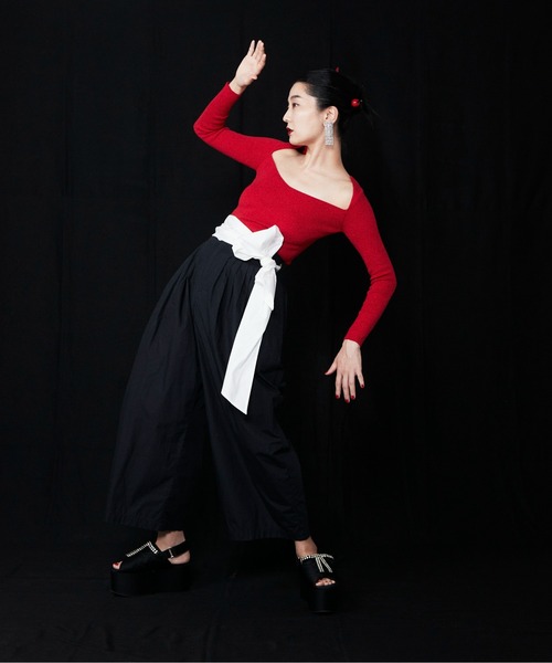 HIROSAI（ヒロサイ）の「スクエアネックニット（ニット/セーター・レディース・ホワイト/ブラック/レッド・S/M）」の8枚目の写真