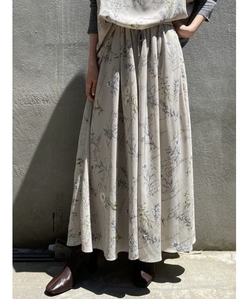 BEARDSLEY(ビアズリー)の「花プリントサルエルパンツ(その他パンツ・レディース・ブラック/ベージュ・FREE)」の1枚目の写真