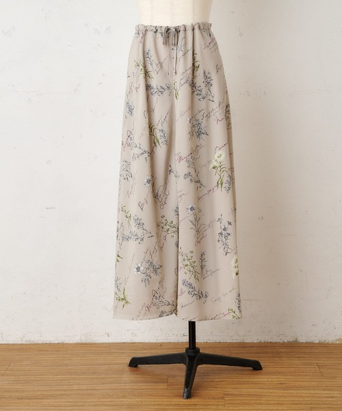 BEARDSLEY(ビアズリー)の「花プリントサルエルパンツ(その他パンツ・レディース・ブラック/ベージュ・FREE)」の3枚目の写真