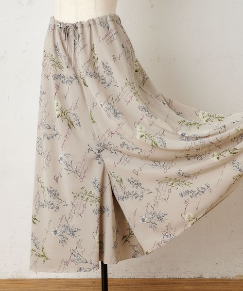 BEARDSLEY(ビアズリー)の「花プリントサルエルパンツ(その他パンツ・レディース・ブラック/ベージュ・FREE)」の5枚目の写真
