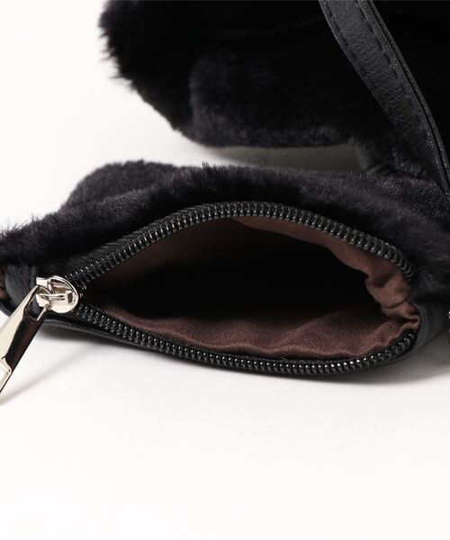 alcali（アルカリ）の「ミーシャ　ポーチ付きファートートバッグ【取り扱い店舗限定】（トートバッグ・レディース・チャコールグレー/モカ・FREE）」の6枚目の写真