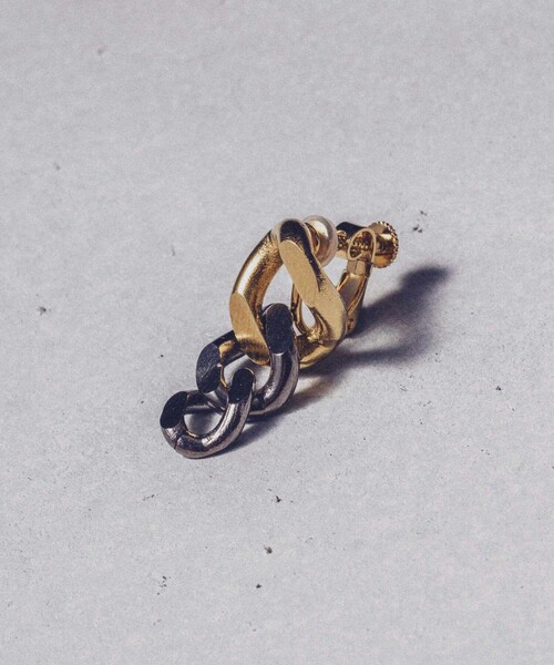 and cloud（アンドクラウド）の「Gradation Earring S / Single（イヤリング・レディース・イエローゴールド/シルバー系その他/シルバー/ゴールド系その他・FREE）」の6枚目の写真