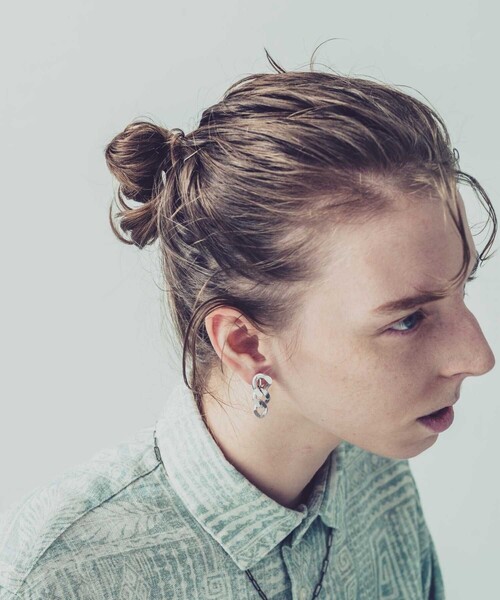 and cloud（アンドクラウド）の「Gradation Earring S / Single（イヤリング・レディース・イエローゴールド/シルバー系その他/シルバー/ゴールド系その他・FREE）」の9枚目の写真