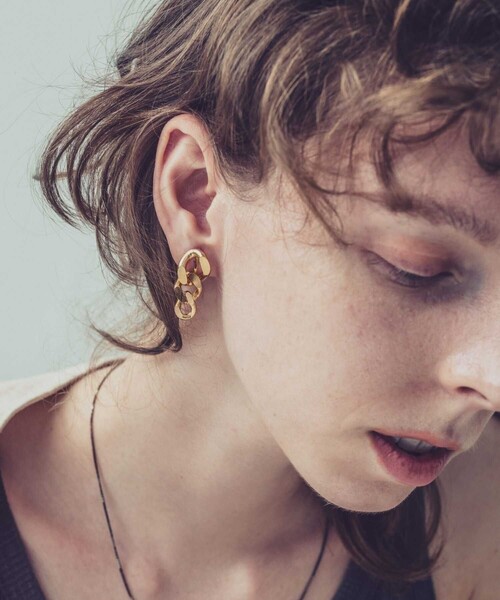 and cloud（アンドクラウド）の「Gradation Earring S / Single（イヤリング・レディース・イエローゴールド/シルバー系その他/シルバー/ゴールド系その他・FREE）」の11枚目の写真