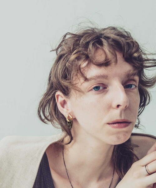 and cloud（アンドクラウド）の「Gradation Earring S / Single（イヤリング・レディース・イエローゴールド/シルバー系その他/シルバー/ゴールド系その他・FREE）」の13枚目の写真