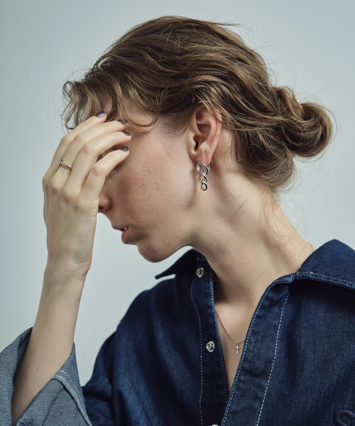 and cloud（アンドクラウド）の「Gradation Earring S / Single（イヤリング・レディース・イエローゴールド/シルバー系その他/シルバー/ゴールド系その他・FREE）」の22枚目の写真