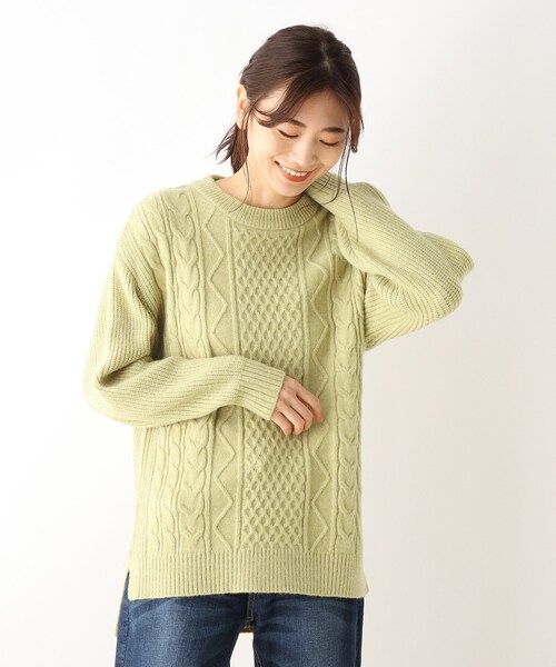 SHOO・LA・RUE（シューラルー）の「◆６色展開！洗濯機で洗えるざっくりもちもちケーブルニット（ニット/セーター・レディース・ライトブルー/サンドベージュ/ダークウッド/レモンイエロー/ピンク系/アイボリー・03/02/04）」の5枚目の写真