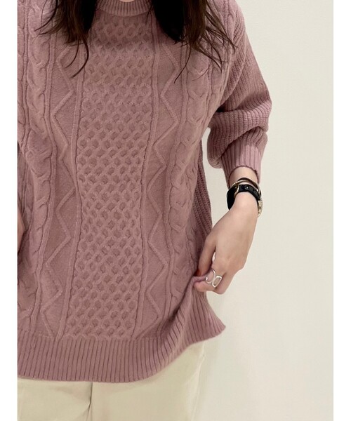 SHOO・LA・RUE（シューラルー）の「◆６色展開！洗濯機で洗えるざっくりもちもちケーブルニット（ニット/セーター・レディース・ライトブルー/サンドベージュ/ダークウッド/レモンイエロー/ピンク系/アイボリー・03/02/04）」の7枚目の写真
