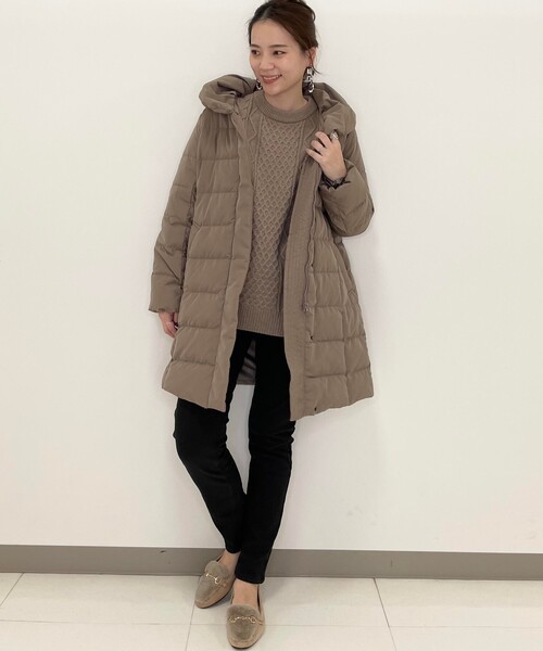 SHOO・LA・RUE（シューラルー）の「◆６色展開！洗濯機で洗えるざっくりもちもちケーブルニット（ニット/セーター・レディース・ライトブルー/サンドベージュ/ダークウッド/レモンイエロー/ピンク系/アイボリー・03/02/04）」の20枚目の写真