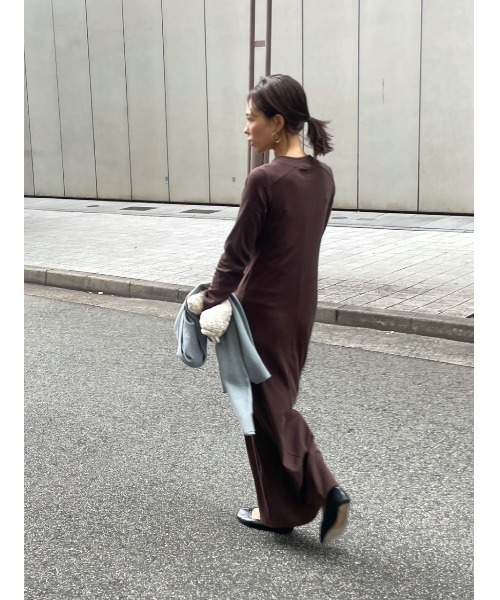 ulu（ウル）の「Rib tight long dress（ワンピース・レディース・ブラウン・FREE）」の4枚目の写真