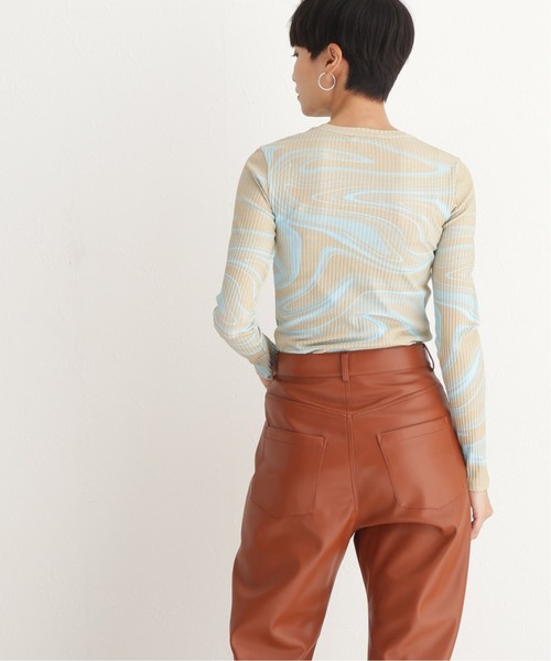 Paloma Wool（パロマウール）の「【PALOMA WOOL/パロマ ウール】APONWAO（Tシャツ/カットソー・レディース・キャメル・SMALL）」の4枚目の写真