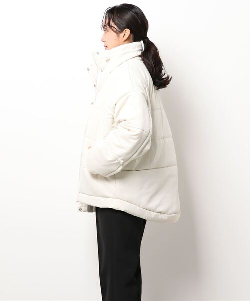 ENVYM（アンビー）の「スタンドカラーパディングＪＫ（その他アウター・レディース・アイボリー/ブラック・FREE）」の3枚目の写真