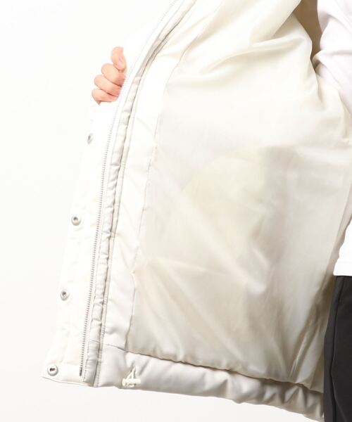 ENVYM（アンビー）の「スタンドカラーパディングＪＫ（その他アウター・レディース・アイボリー/ブラック・FREE）」の5枚目の写真