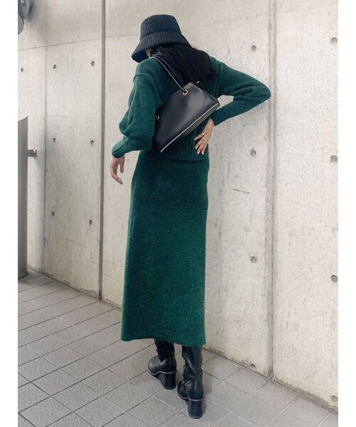 EMODA（エモダ）の「タックスリーブショートニット（ニット/セーター・レディース・ブラック/グリーン/マスタード・FREE）」の6枚目の写真