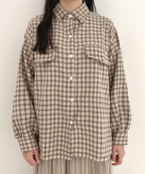 Cham.（チャム）の「ゆるだぼチェックシャツ（シャツ/ブラウス・レディース・ベージュ・FREE）」の2枚目の写真