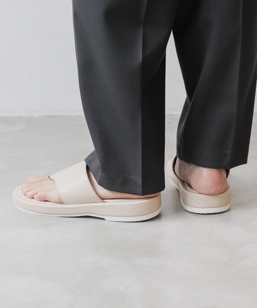 ATTACHMENT（アタッチメント）の「COW LEATHER サンダル / COW