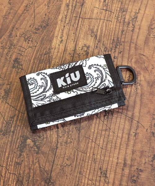 KiU（キウ）の「ウォーターリペレント ウォレット タイプ-A（ポーチ・レディース・カモフラージュ/ホワイト×ブルー/ホワイト系その他/ブラック系その他/その他10/ゼブラ/アニマル/カラフル/ブラック/レッド系その他/ブルー系その他/ブラック系その他2/マルチ/タイガーカモ/ブラック×カーキ/ベージュ系その他/ブルー系その他2/レオパード/ネイビー系/ダークグリーン系/ブルー系その他3・FREE）」の3枚目の写真