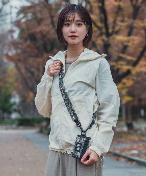 KiU（キウ）の「ウォーターリペレント ウォレット タイプ-A（ポーチ・レディース・カモフラージュ/ホワイト×ブルー/ホワイト系その他/ブラック系その他/その他10/ゼブラ/アニマル/カラフル/ブラック/レッド系その他/ブルー系その他/ブラック系その他2/マルチ/タイガーカモ/ブラック×カーキ/ベージュ系その他/ブルー系その他2/レオパード/ネイビー系/ダークグリーン系/ブルー系その他3・FREE）」の22枚目の写真