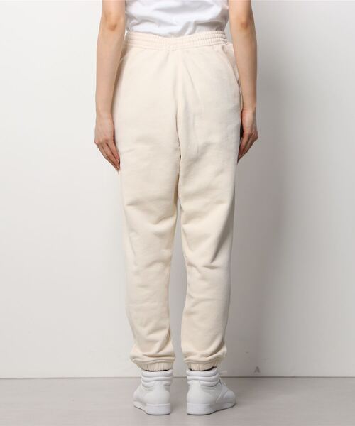 Reebok(リーボック)の「 クラシックス ノンダイ フレンチ テリー パンツ / Classics Non Dye French Terry Pants(スウェットパンツ・レディース・ナチュラル・SMALL/MEDIUM/LARGE/X-LARGE)」の8枚目の写真