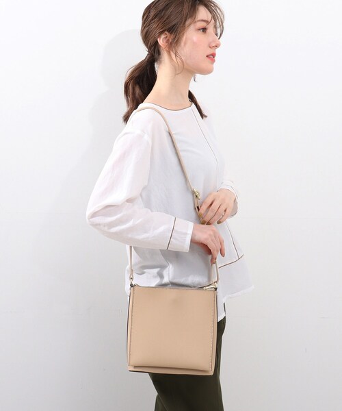 DRESKIP(ドレスキップ)の「◆一枚革風あおりショルダーバッグ(ショルダーバッグ・レディース・ブラック/ベージュ/アイボリー・00)」の9枚目の写真