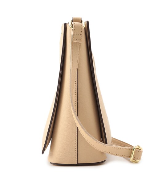 DRESKIP(ドレスキップ)の「◆一枚革風あおりショルダーバッグ(ショルダーバッグ・レディース・ブラック/ベージュ/アイボリー・00)」の7枚目の写真