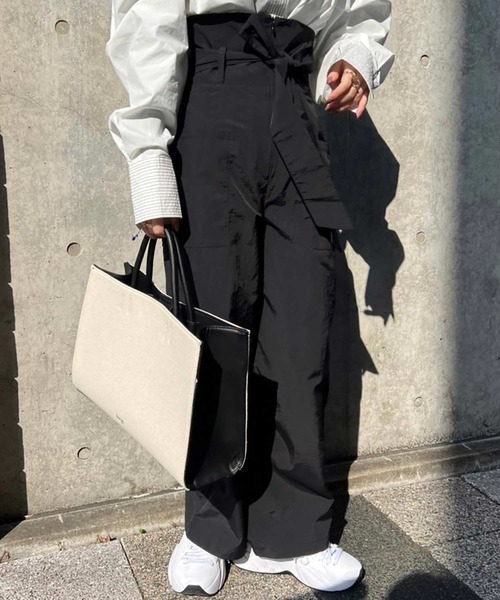 lawgy（ラウジー）の「high waist ribbon pants（その他パンツ・レディース・ブラック/アイボリー/パープル系・FREE）」の4枚目の写真