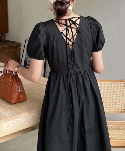 Opinion korean town（オピニオン コリアン タウン）の「YUGA バックオープン　パフスリーブフレアワンピース（ワンピース・レディース・ホワイト/ライトブルー/オレンジ/ライトイエロー/ブラック・FREE）」の14枚目の写真