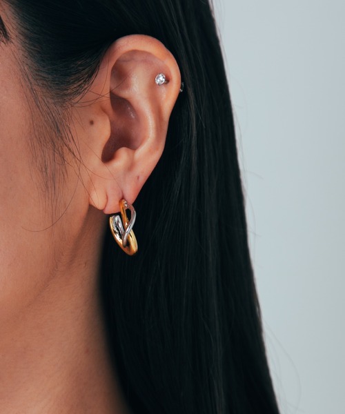 COLOR TOKYO ACCESSORIES(カラートウキョウアクセサリー)の「MIXレイヤード風フープピアス(ピアス(両耳用)・レディース・その他・FREE)」の3枚目の写真