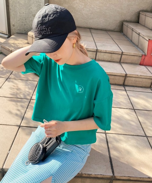 one after another NICE CLAUP（ワンアフターアナザーナイスクラップ）の「オーガニックコットンn刺しゅうTee（Tシャツ/カットソー・レディース・オフホワイト/ブラック系その他/グリーン/イエロー系その他/ベビーピンク・FREE）」の4枚目の写真