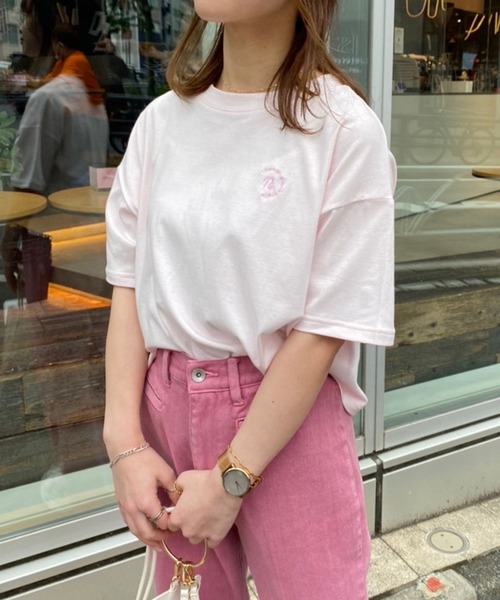 one after another NICE CLAUP（ワンアフターアナザーナイスクラップ）の「オーガニックコットンn刺しゅうTee（Tシャツ/カットソー・レディース・オフホワイト/ブラック系その他/グリーン/イエロー系その他/ベビーピンク・FREE）」の14枚目の写真