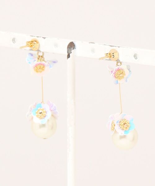 tone(トーン)の「【aruune】flower×pearl/ピアス(MA)(ピアス(両耳用)・レディース・ホワイト・FREE)」の5枚目の写真