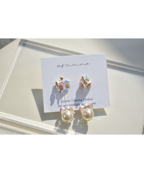 tone(トーン)の「【aruune】flower×pearl/ピアス(MA)(ピアス(両耳用)・レディース・ホワイト・FREE)」の2枚目の写真