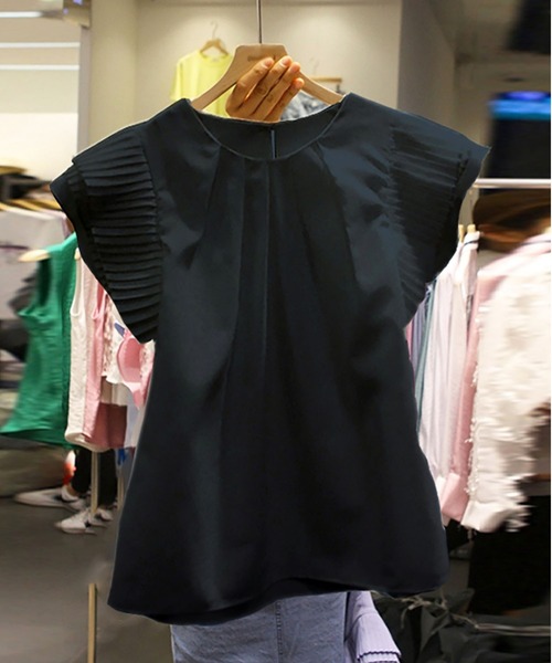 LOPASS（ロパス）の「プリーツタック入れシャツブラウス（シャツ/ブラウス・レディース・ホワイト/ブラック・M/L）」の2枚目の写真