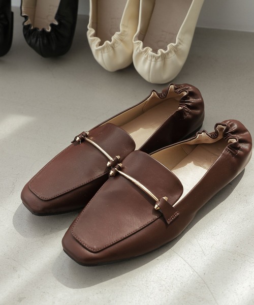 LAKOLE（ラコレ）の「ビットギャザーローファー / 352610（ローファー・レディース・ブラック/ブラウン/アイボリー・MEDIUM/LARGE/SMALL）」の15枚目の写真