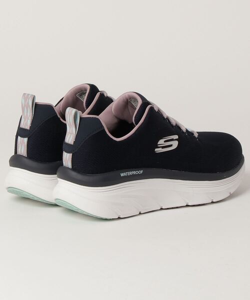 SKECHERS（スケッチャーズ）の「SKECHERS D'LUX WALKER-GET OASIS  / スケッチャーズ デラックス ウォーカー　-ゲット オアシス（スニーカー・レディース・チャコールグレー/ネイビー×ホワイト/ブラック・23cm/22.5cm/24cm/24.5cm/25cm/23.5cm）」の20枚目の写真