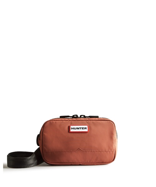 HUNTER（ハンター）の「NYLON KEEPER PHONE POUCH（ボディバッグ/ウエストポーチ・レディース・ブラック/ネイビー/レッド/オレンジ/グリーン/ピンクベージュ/オフホワイト/ダークオリーブ・FREE/ONE SIZE）」の6枚目の写真