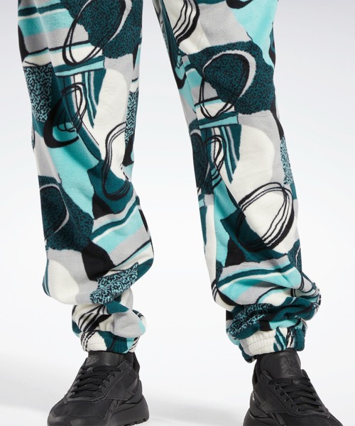 Reebok(リーボック)の「クラシックス ウィンター パンツ / Classics Winter Pants(その他パンツ・メンズ・ブルー/ブラック・LARGE/MEDIUM/X-LARGE/SMALL/XXX-LARGE/XX-LARGE/X-SMALL)」の3枚目の写真